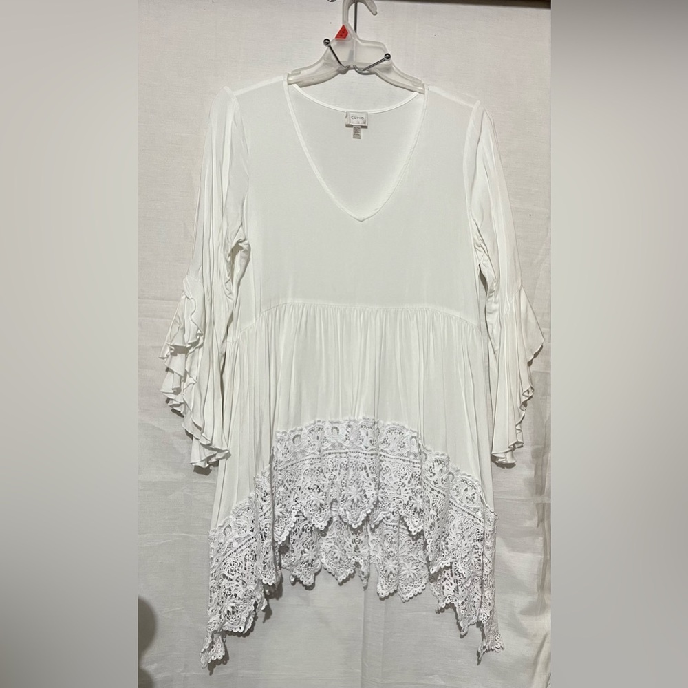Cupio White Lace Hem Blouse